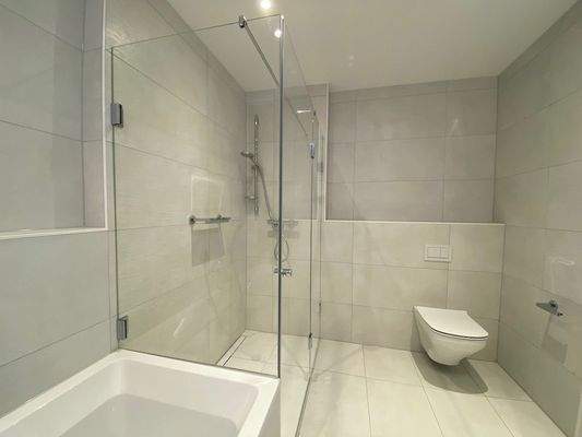 ... bodenebene Dusche