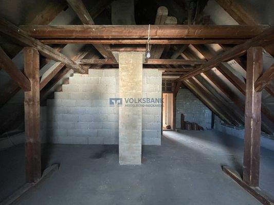 Vorderhaus Dachboden 