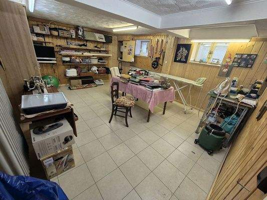 Arbeitsraum im Keller