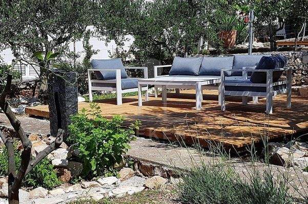 Mediterran bepflanzter Garten zum Verlieben