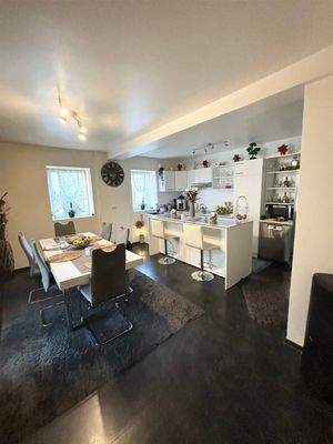 Küche und Esszimmer