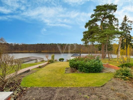 Gartenansicht mit unverbaubaren Blick auf den Möllensee