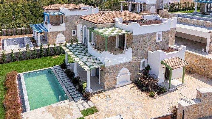 Detached Villas with Private Pools in Bodrum Kadikalesi