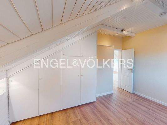 ...praktischen Einbauschränken