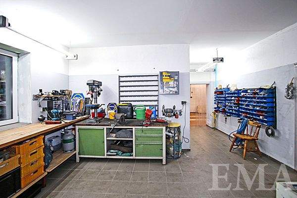 Blick von der Werkstatt