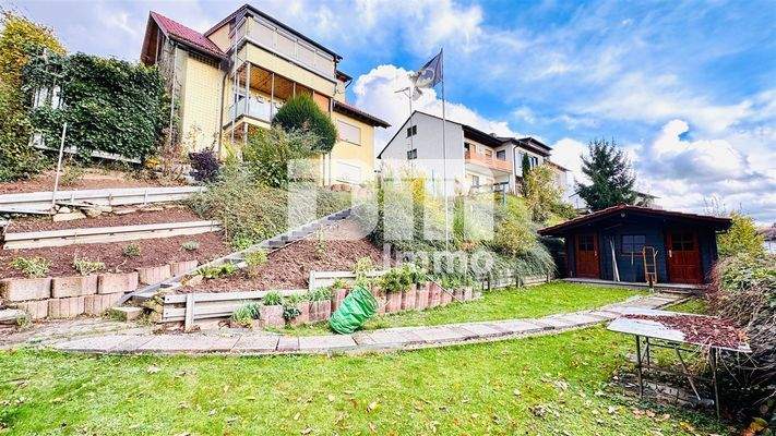 Gartenanlage auf mehreren Ebenen / Gartenhaus