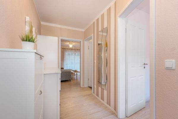 Der helle Eingangsbereich im Erdgeschoss