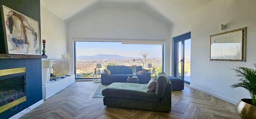 9bf6229a-3bad-4795-b584-4db210abd025