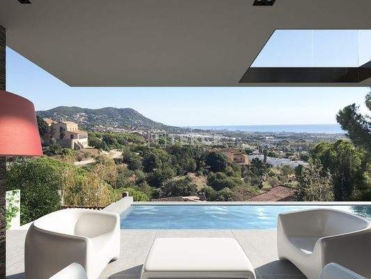 Elegant Detached Villa with Private Pool and Garden in Barcelona
