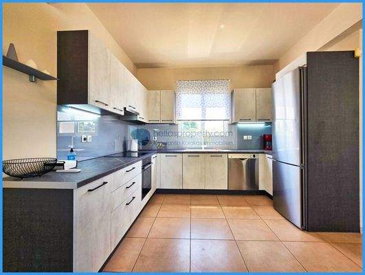 13c6021fd3f942889b5d10a52ba94abc-original