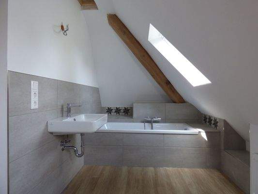 Wannen-Duschbad Dachgeschoss