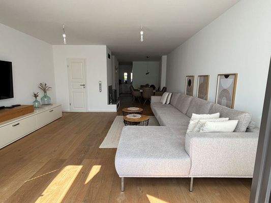 Blick in den offenen Wohnraum