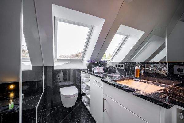  Schönes weiteres Bad