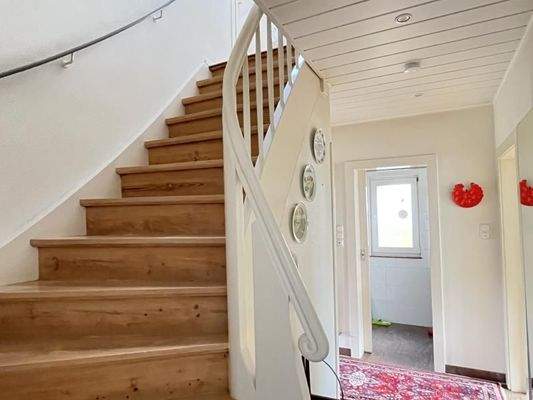 Treppe ins Obergeschoss