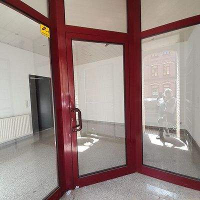 Eingangsbereich Vorderansicht.jpg