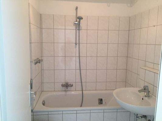 Badezimmer mit Badewanne