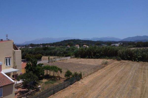 Kreta, Tavronitis: Ausgezeichnetes Grundstück in Meeresnähe zum Verkauf