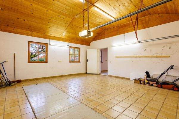 Geräumige Doppelgarage