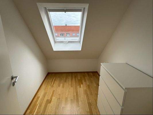 Ankleide bzw. Arbeitszimmer