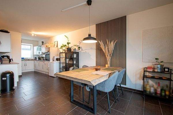 10b - Wohn und Essbereich