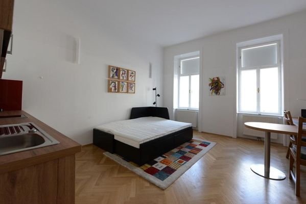 Wohn-/Schlafraum / bed living room