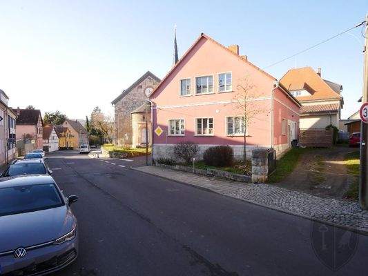  ZUFAHRT zur HAUSRÜCKSEITE