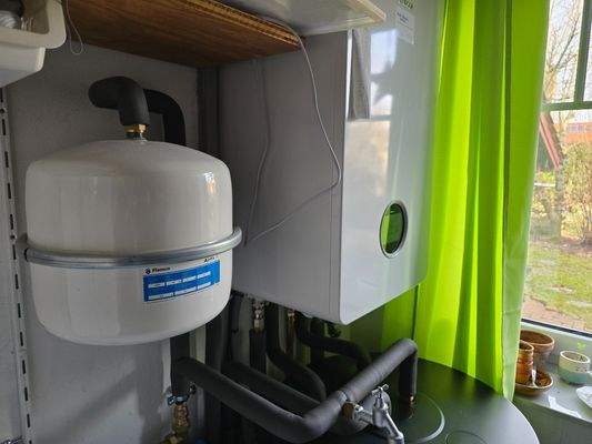 Moderne Brennwert-Therme