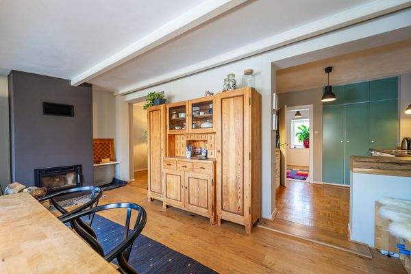 Wohn-/ Essbereich mit Kamin
