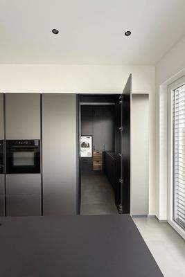 Durchgang zum Hauswirtschaftsraum