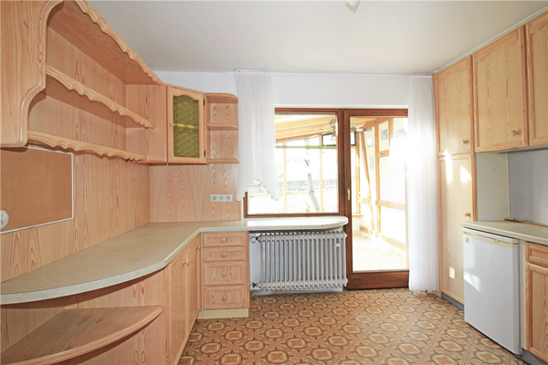 Küche mit Zugang zum Wintergarten