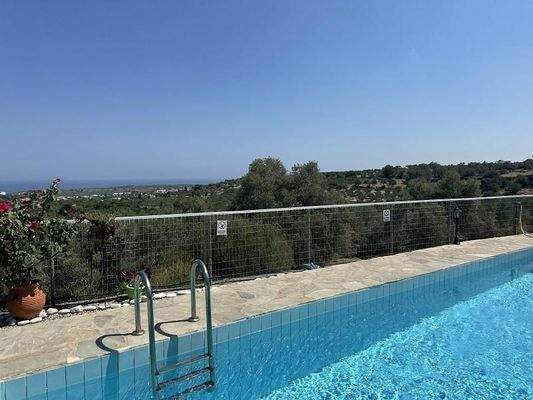 Kreta, Agia Triada: Charmantes Apartment mit Gemeinschaftspool und Meerblick zu verkaufen