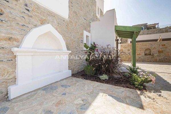 Detached Villas with Private Pools in Bodrum Kadikalesi