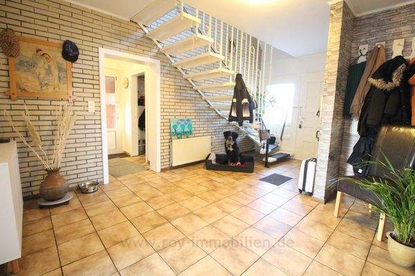 Treppenaufgang in das Obergeschoss