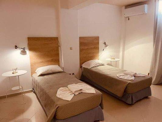 Kreta, Platanias: Luxuriöser 4-Villen-Komplex zu verkaufen, nur wenige Meter vom Meer entfernt!