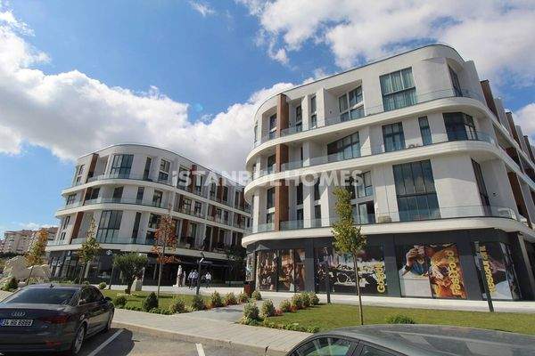 Sea View Properties in a Complex in Beylikduzu