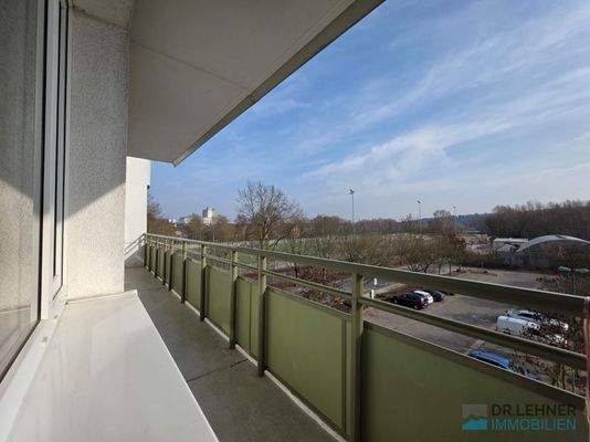Großer Balkon mit herrlichem Ausblick
