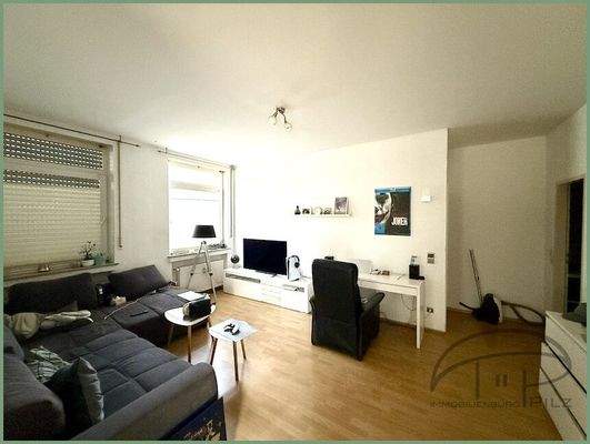 Wohnzimmer EG vorne links