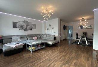 Großzügiges Wohnzimmer