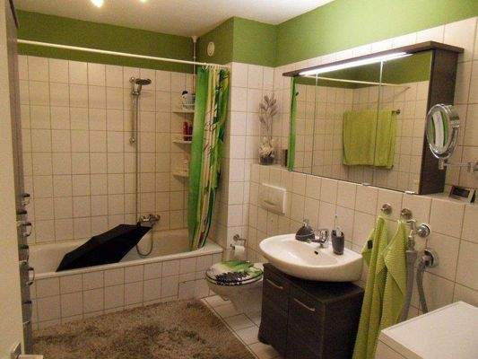 Großes Bad, innenliegend