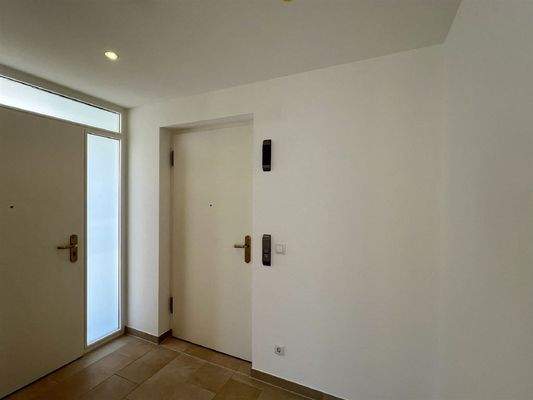 Direkt mit dem Aufzug in die Wohnung/Flur