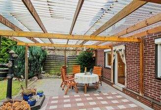 überdachte Terrasse