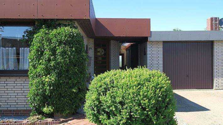 Eingangsbereich mit Garage