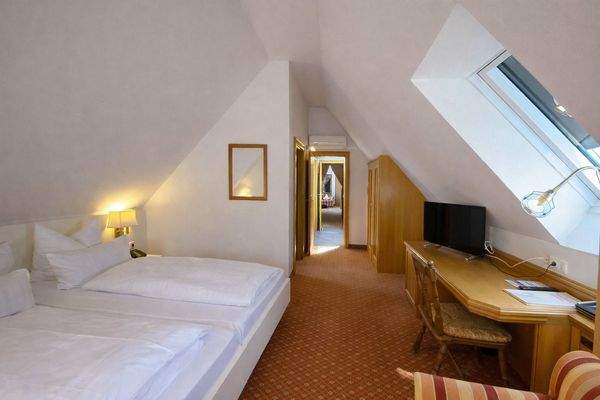 Zeitwohnen Gerlingen statt Hotel Wohnung möbliert mieten bei urbanbnb 2 b.png