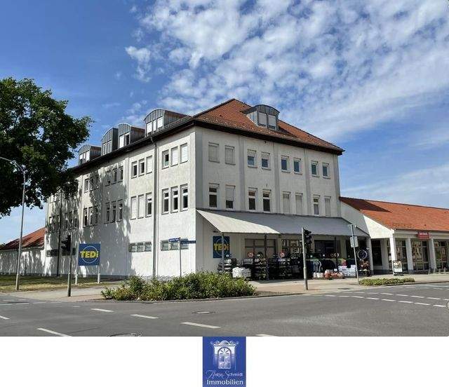 Dachtraum - Großzügiges Wohnzimmer mit Durchreiche zur Küche! - Foto 3