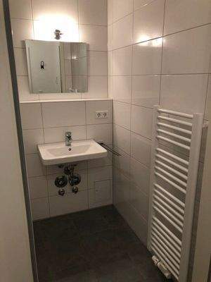 Modernes Badezimmer