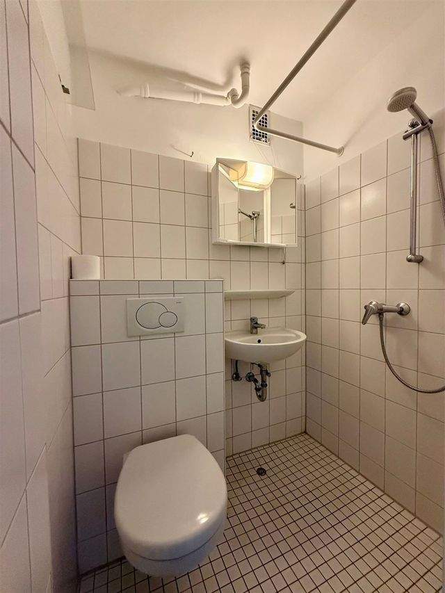 Kleine charmante 2-Zimmer-Whg. mit Balkon direkt im Zentrum// Annenstraße, Nähe Dreiecksplatz - Photo 3