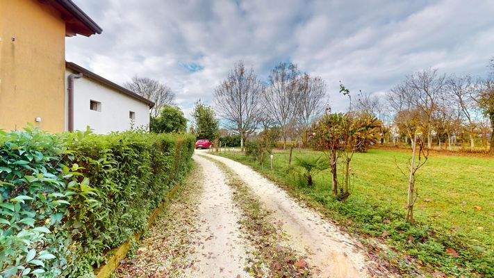 TR-074-9-Proprieta-su-2-livelli-a-Monzambano-11282