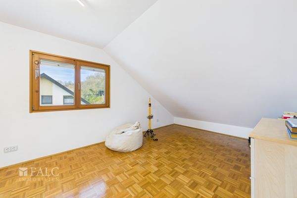 Kinderzimmer 2 DG -2