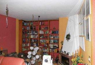 Wohnzimmer mit Kamin