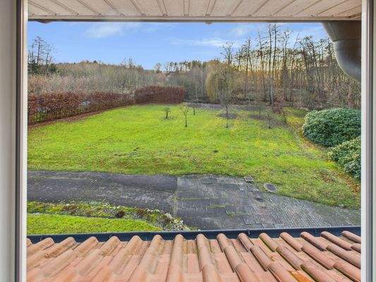 Blick vom Dachgeschoss in den Garten